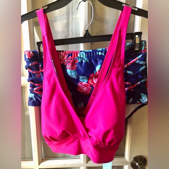 Womens two piece floral and mesh bottom with solid pink top in size 14w - Picture 4 of 8